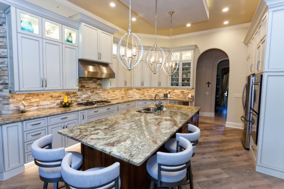 Transitional kitchen photo in Miami