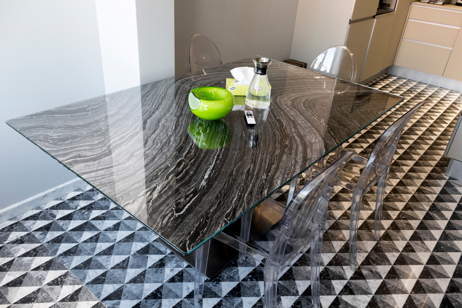 Мозаичный пол в стиле хай-тек