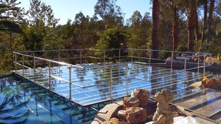 Clear Acrylic Pool Cover Over Swimming Pool For Wedding