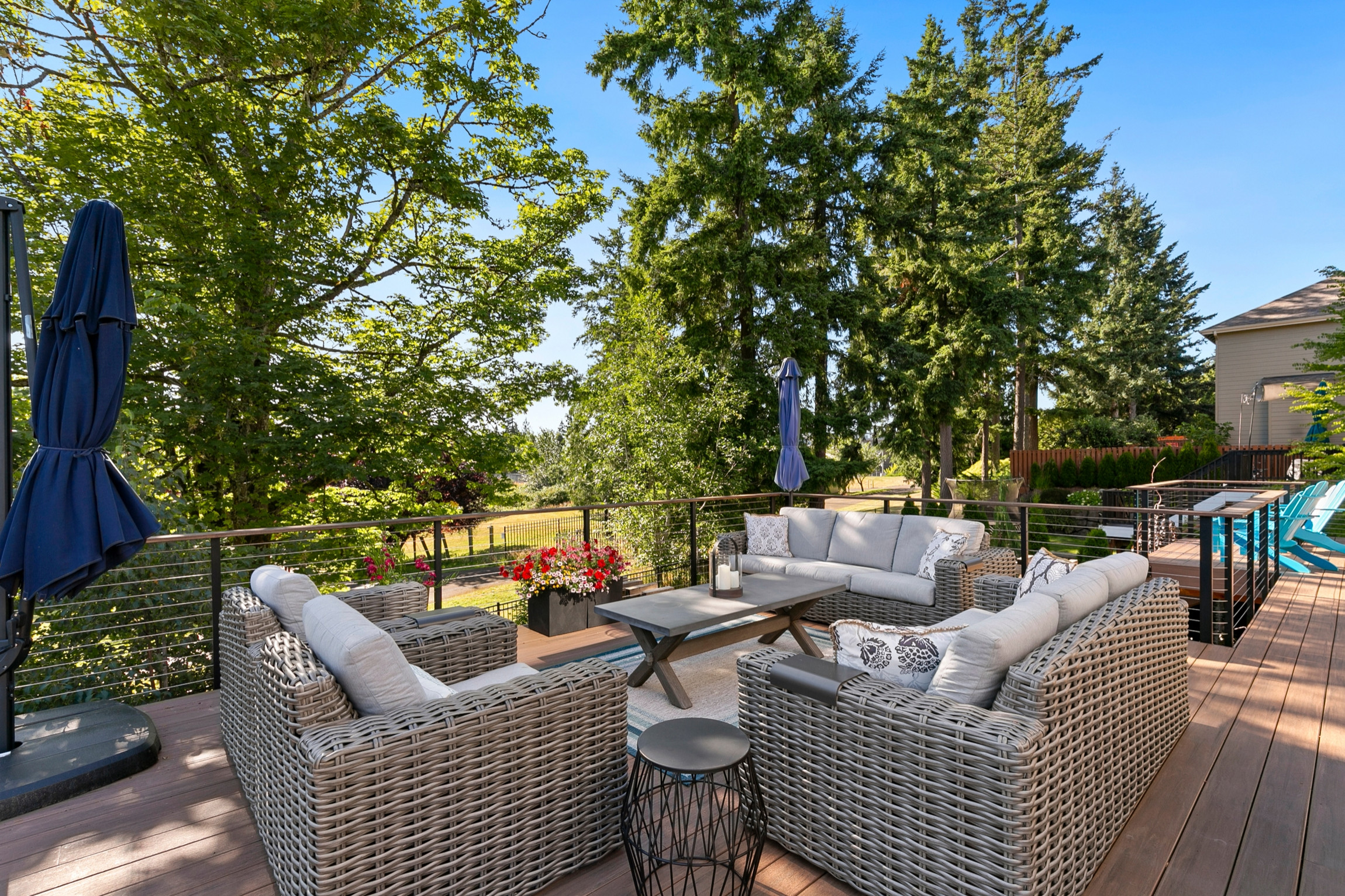 2-level entertaining in Sammamish