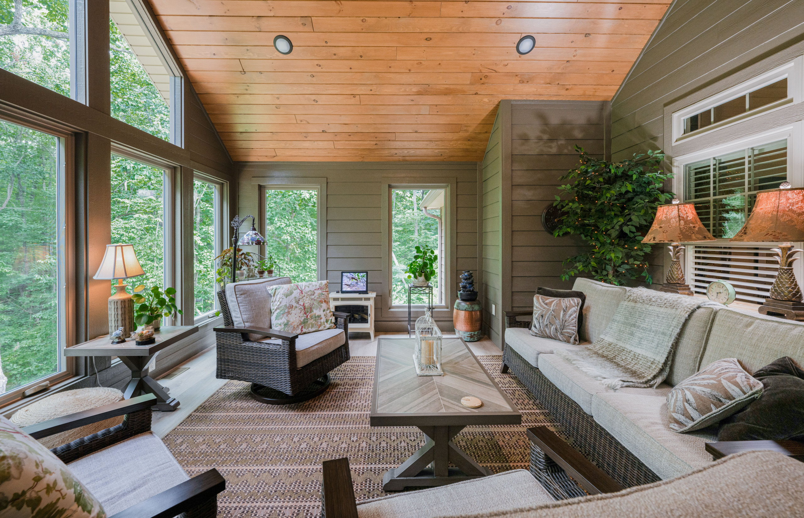 47 Cedar Ridge Circle - Sunroom / Flooring