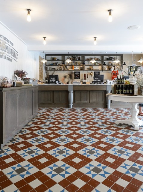 Farmhouse Fresh with Winckelmans 'Liverpool' Tile - Landhausstil