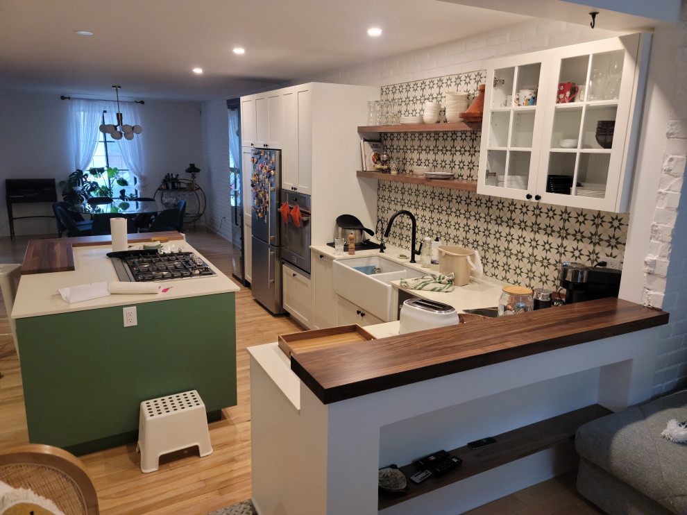 TWO TONE MODERN KITCHEN 1