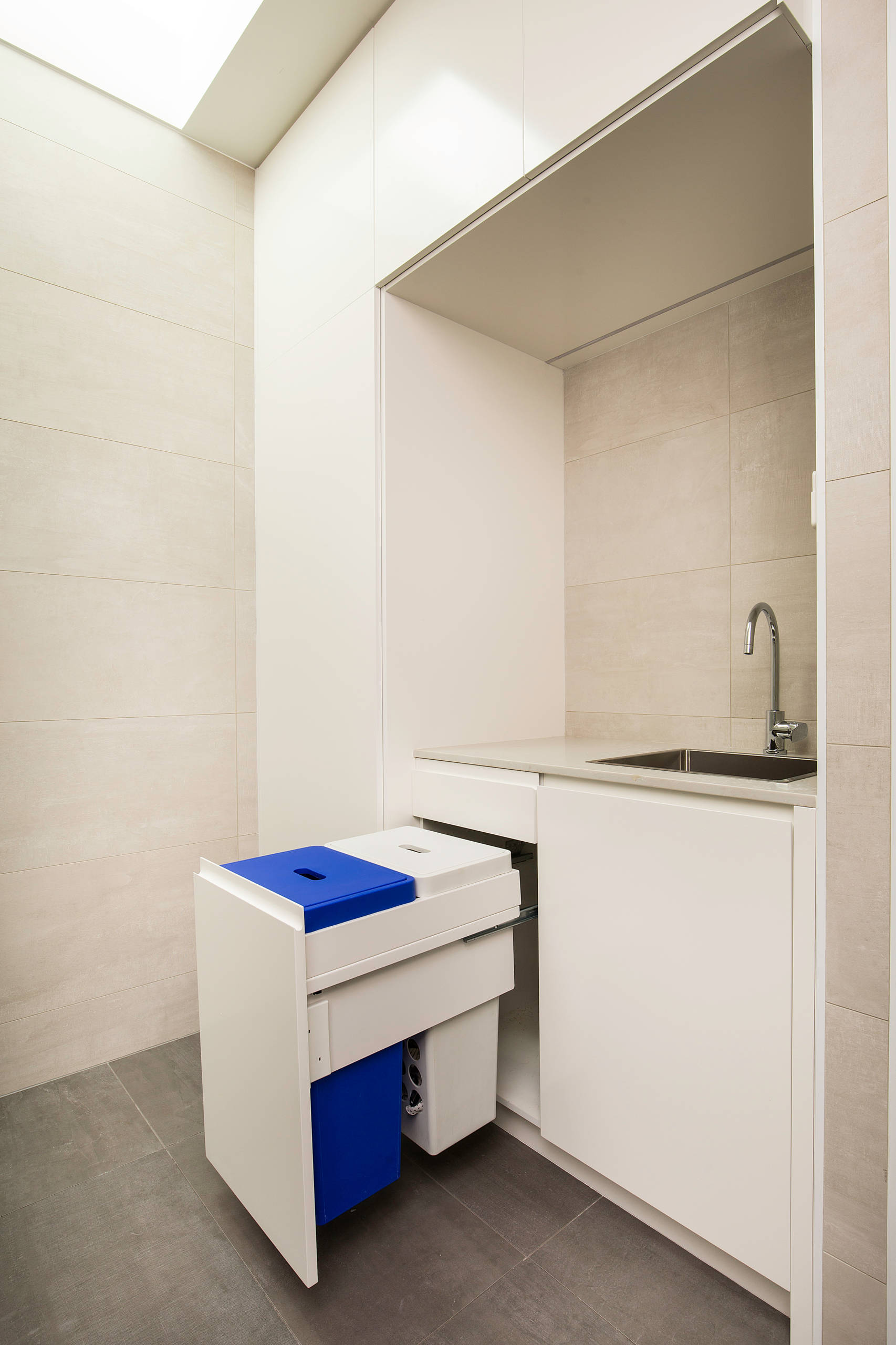 pull out iron, laundry basket