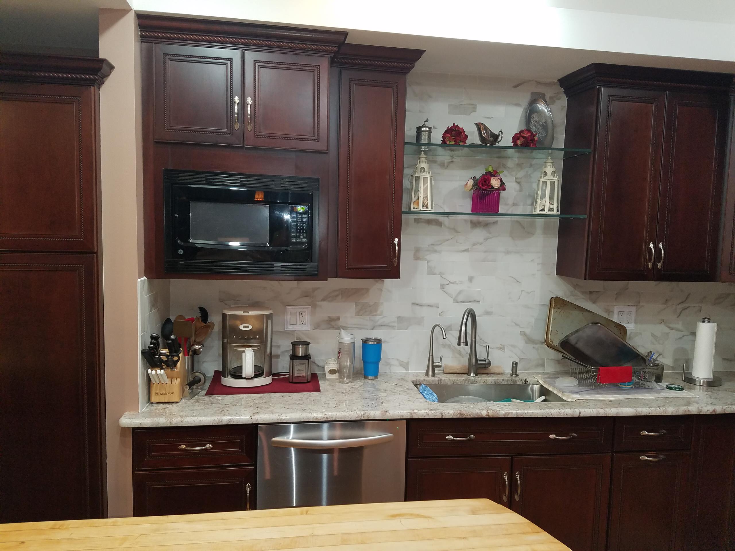 Kitchen Remodel on Sunrise Drive in Hold