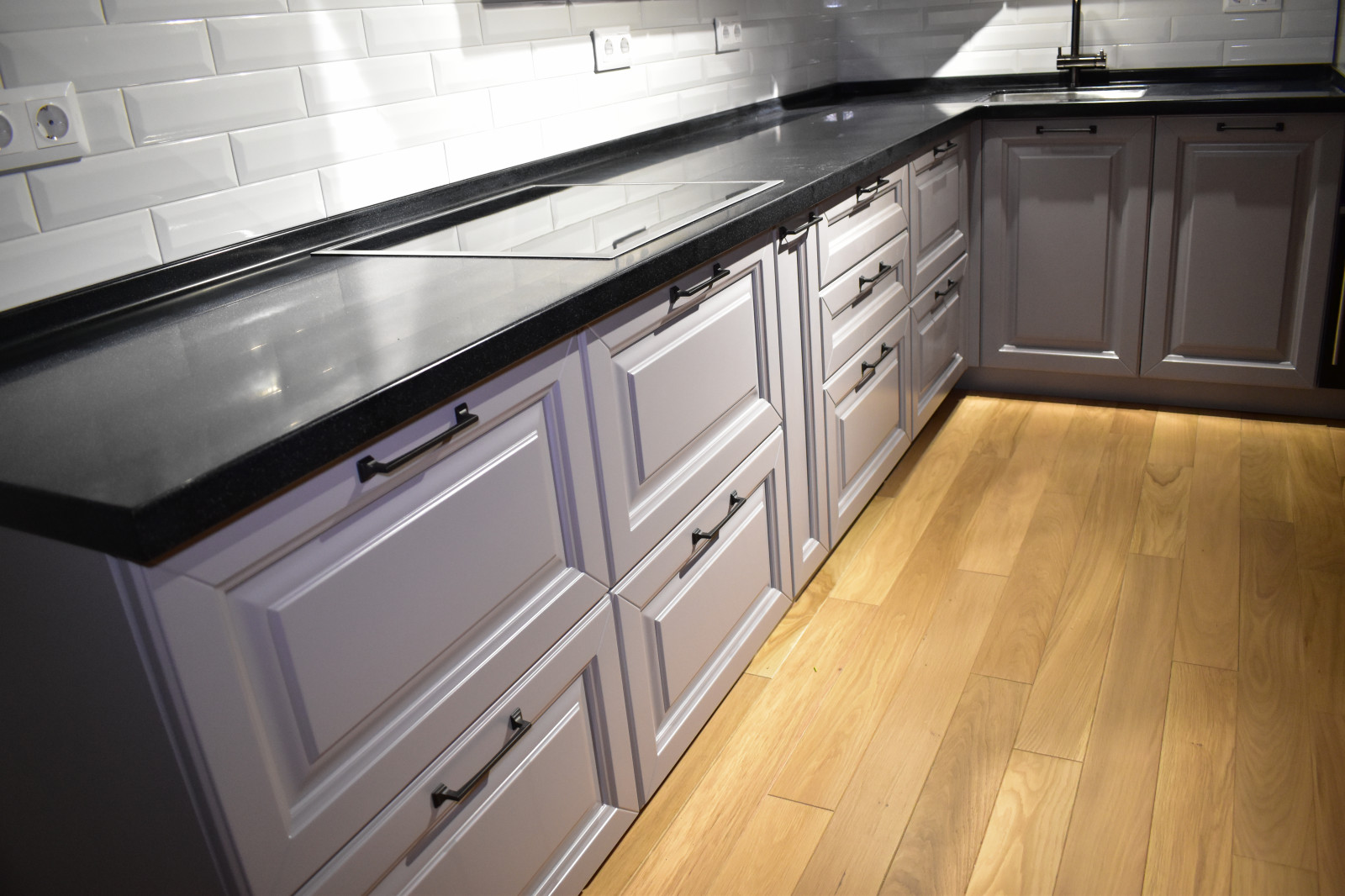 Кухня ЭКО массив бука с акриловой столешницей