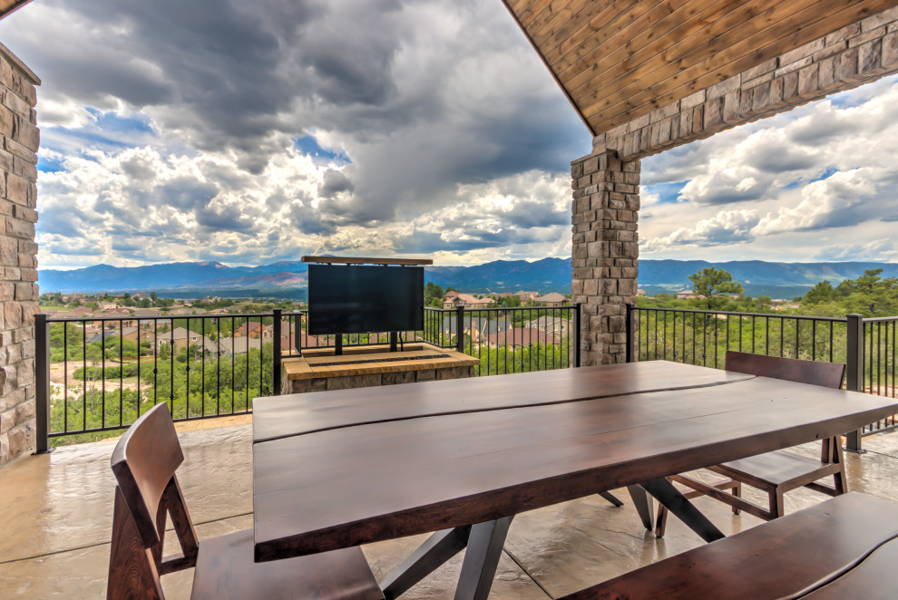 Inspiration for a transitional home design remodel in Denver
