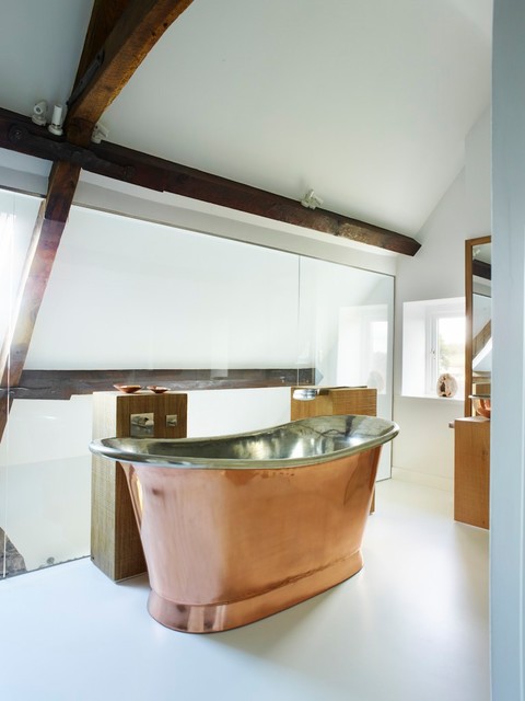 Oxfordshire Barn Conversion eklektisk-badrum