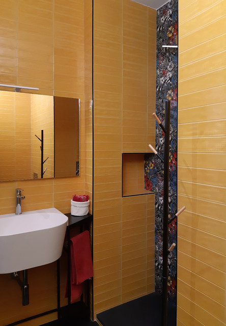 doccia floreale minimalistisch-badezimmer