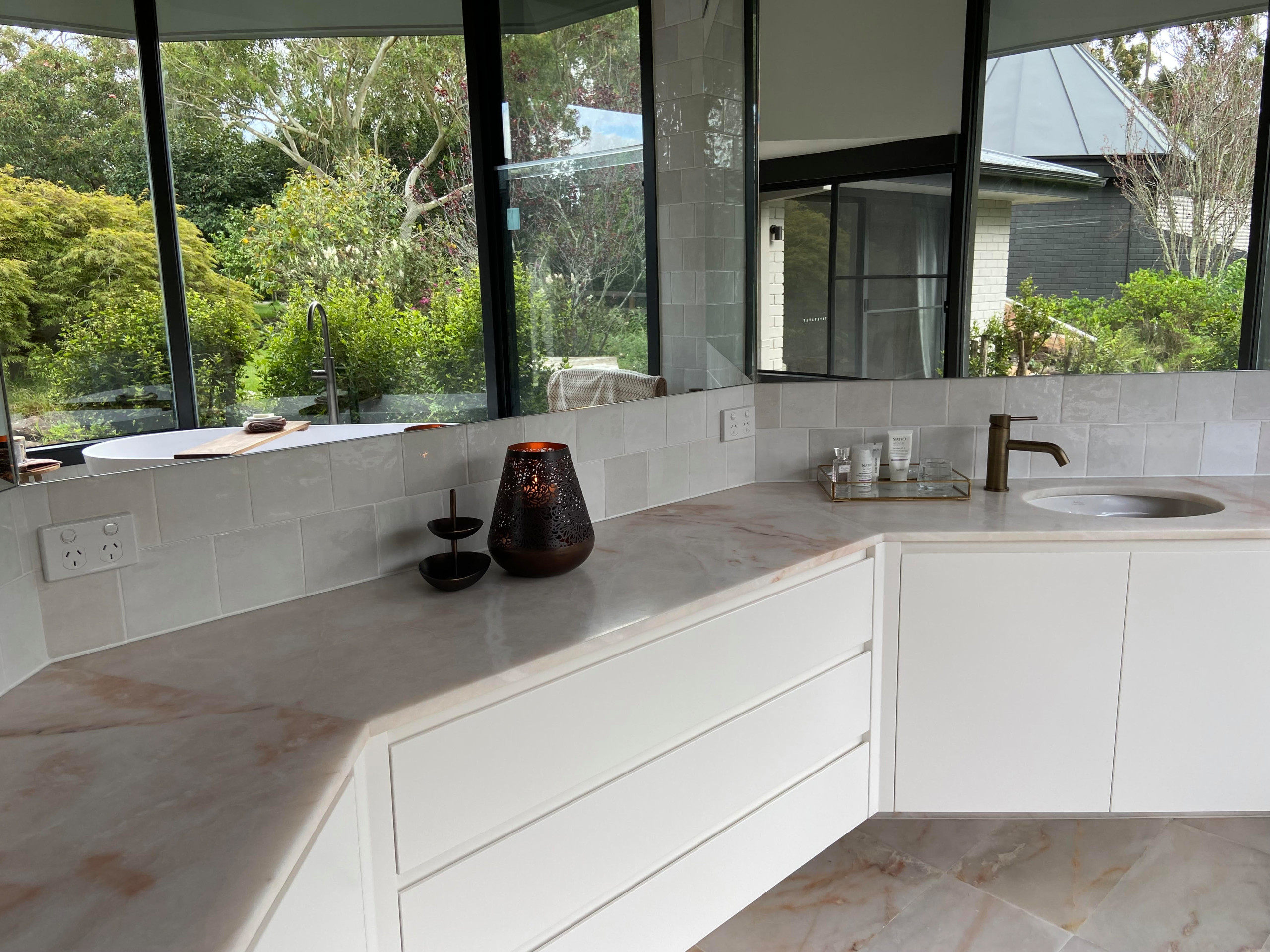 REBUILD OF A GRAND  BATHROOM