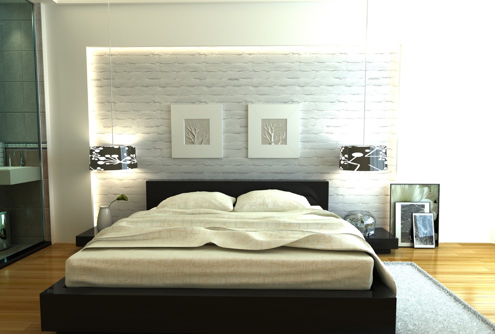 Славянка в спальне