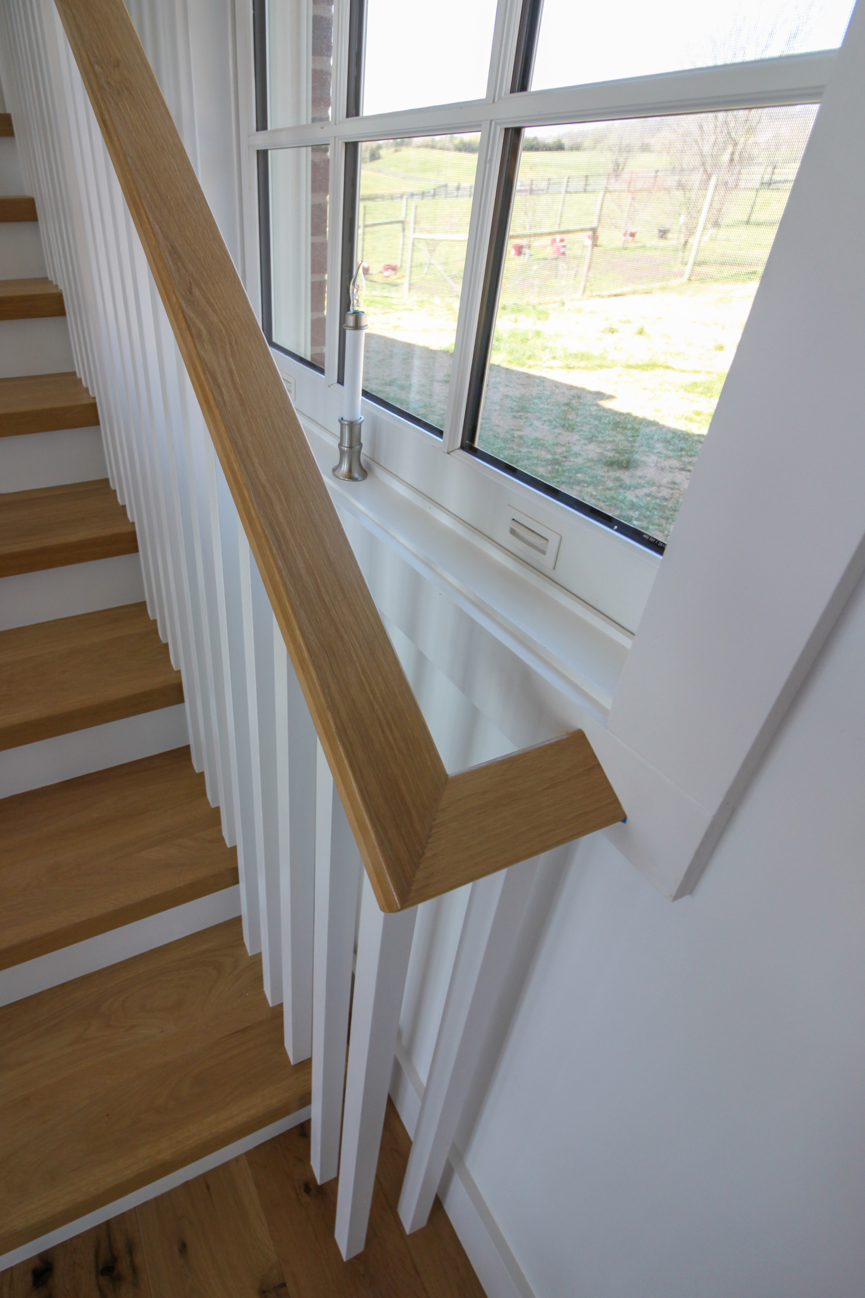 91_U-Shaped Floating Staircase Surrounded by Bucolic Mountain Views, Winchester,