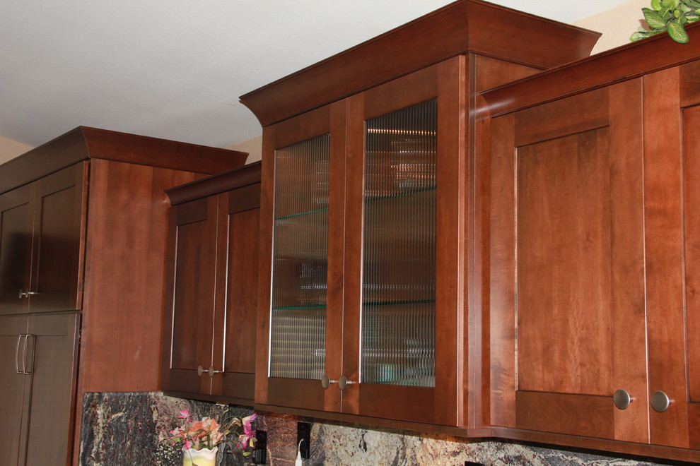 Kitchen - transitional kitchen idea