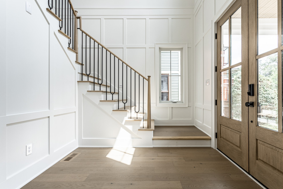 Example of a transitional entryway design in Indianapolis