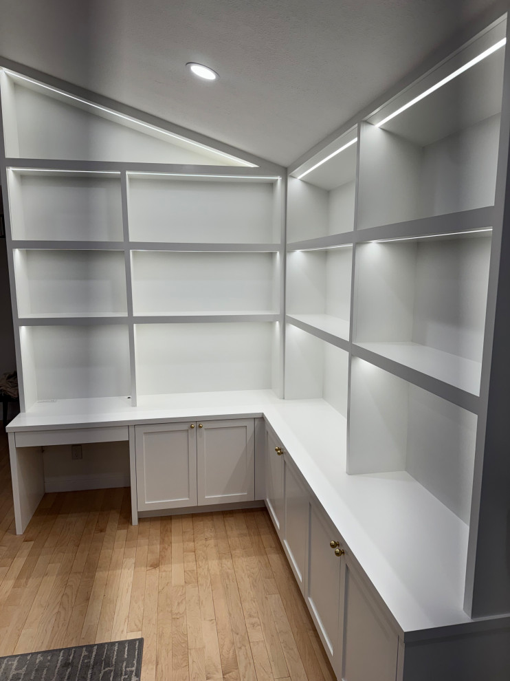 Westlake Village Desk and Office Built-In