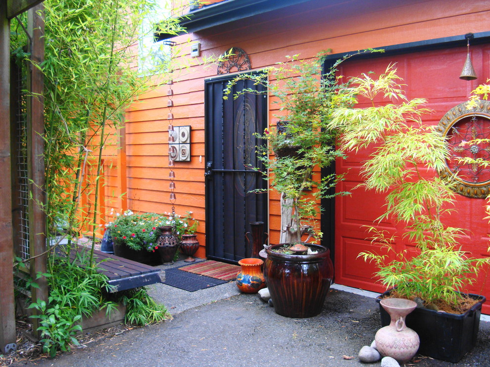 This is an example of a mediterranean entryway in Seattle.