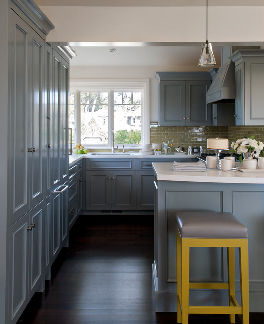Transitional Kitchen nyklassisk-koekken