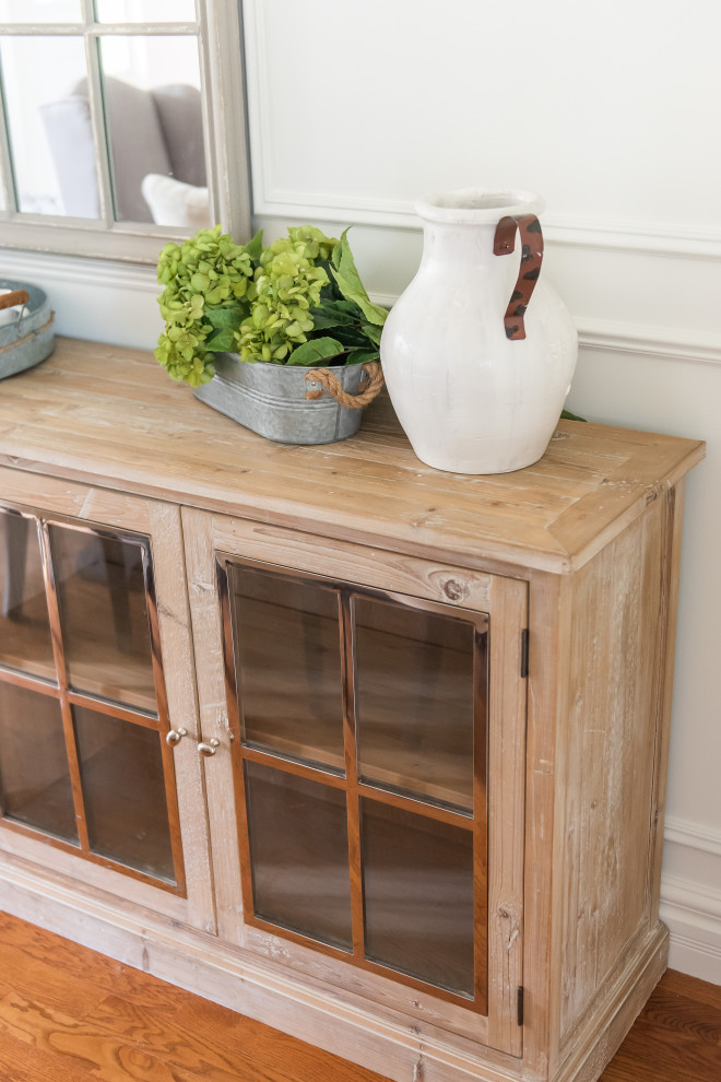 Home design - transitional home design idea in Toronto