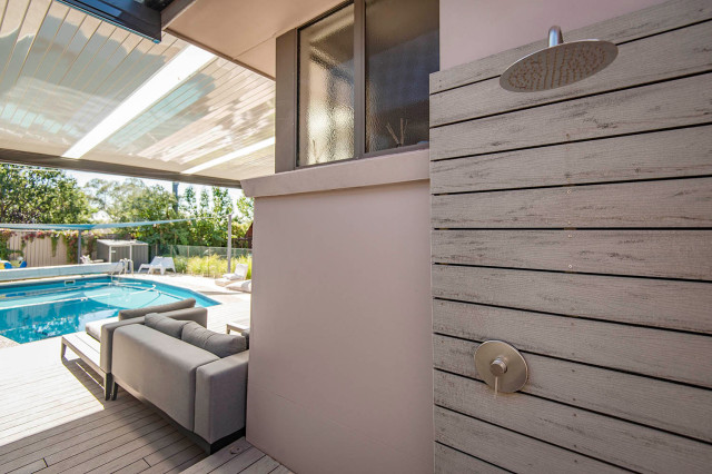 Macquarie contemporary-traedaeck