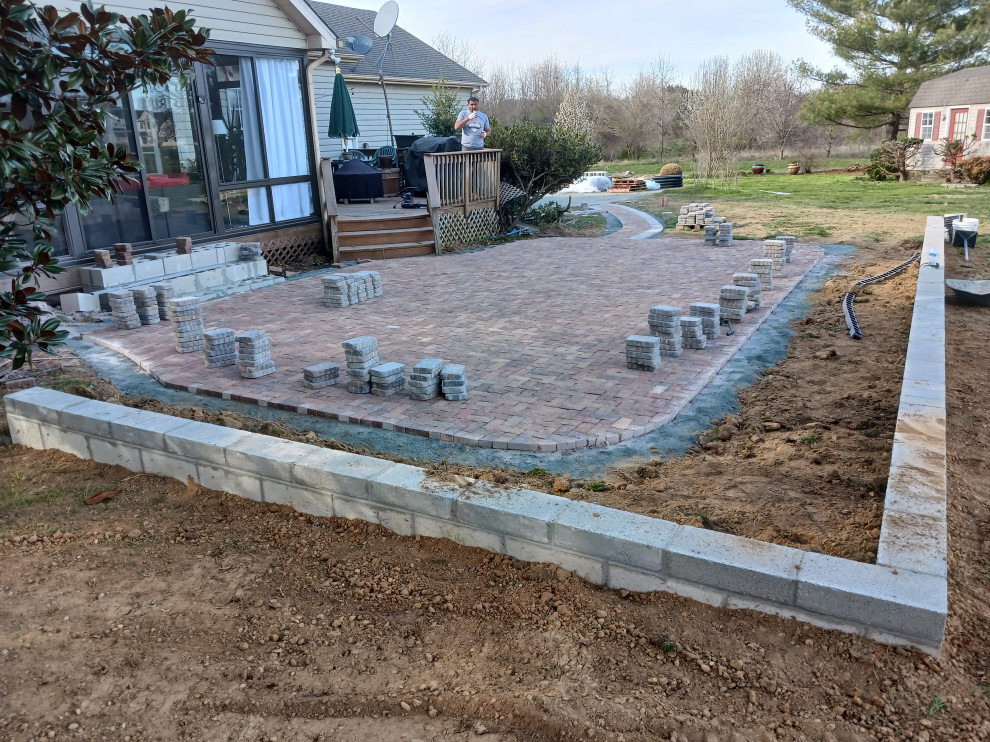 Patio - Paver | Retaining Wall - Stone