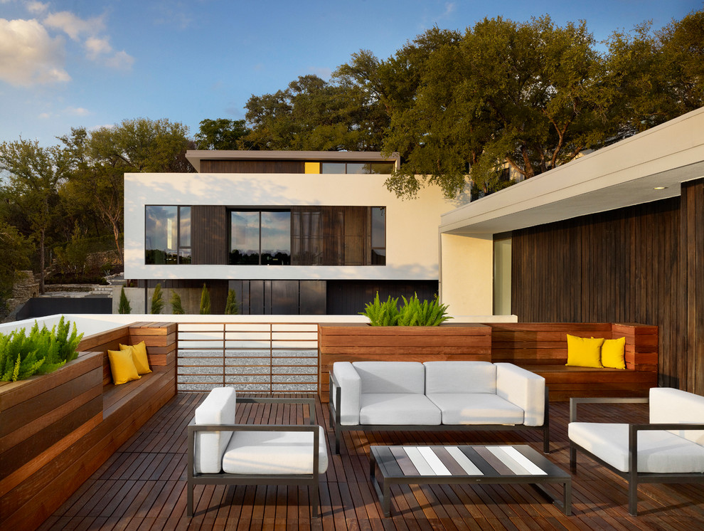 Photo of a large modern rooftop and rooftop deck in Austin with no cover.