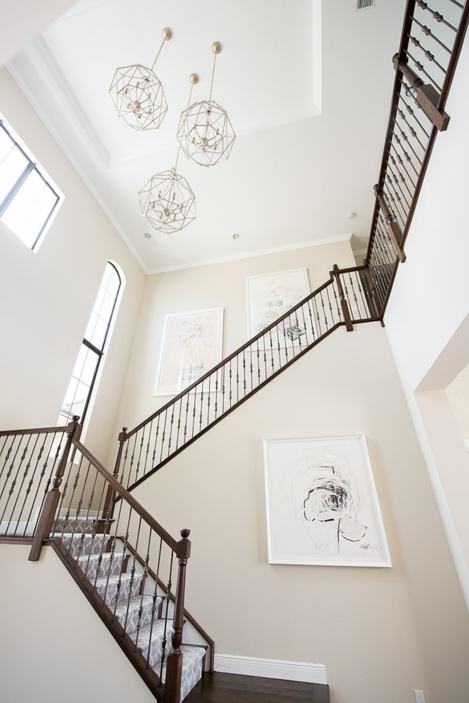 Example of a transitional entryway design in Miami