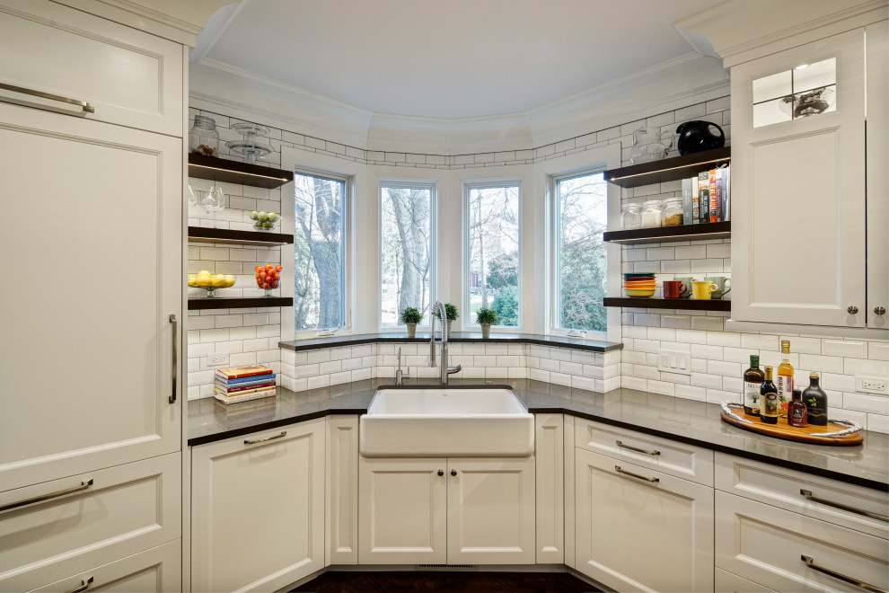 Inspiration for a transitional kitchen remodel in Chicago