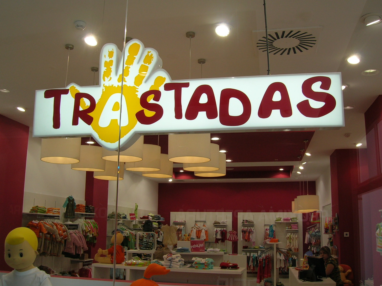 TRASTADAS moda infantil