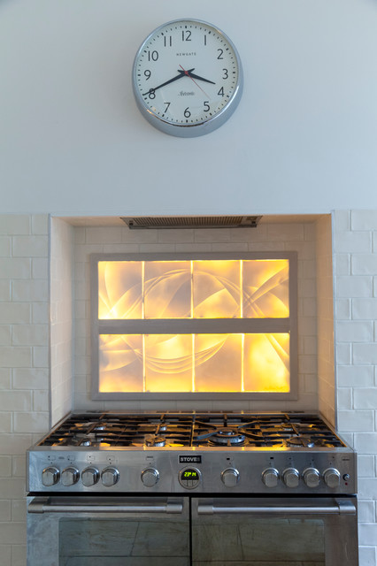 Rising Tide: Kitchen Splashback contemporary