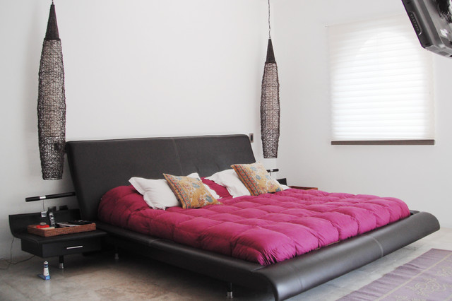La Ca&ntilde;ada contemporary-bedroom