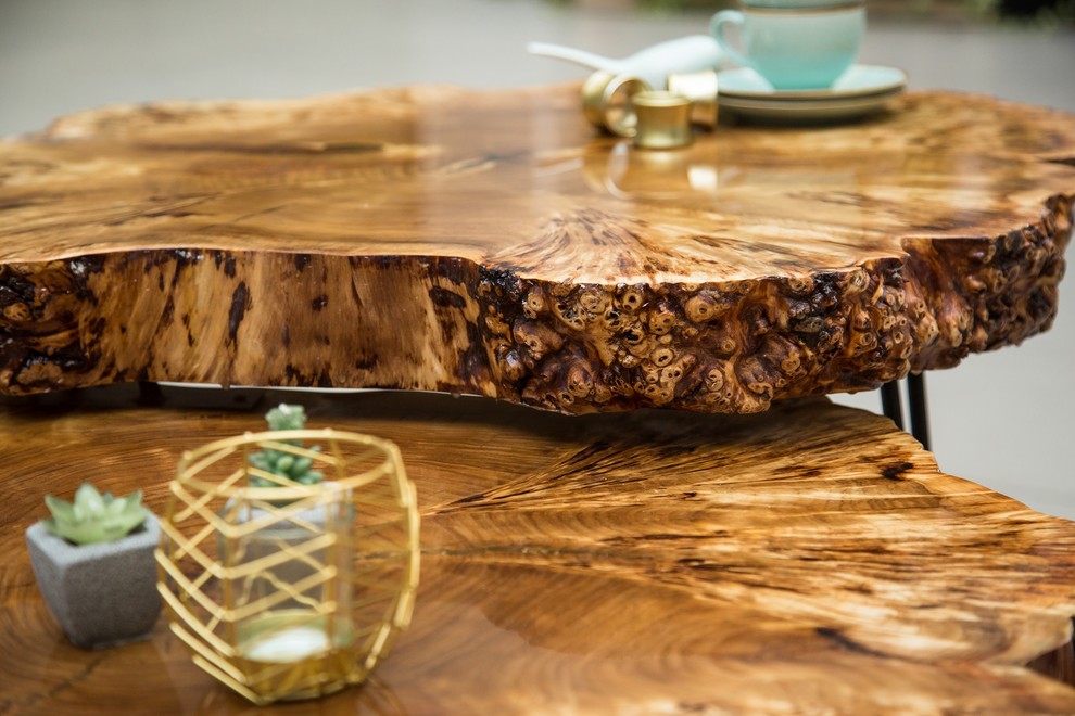 Журнальный столик из спилов капового Тополя