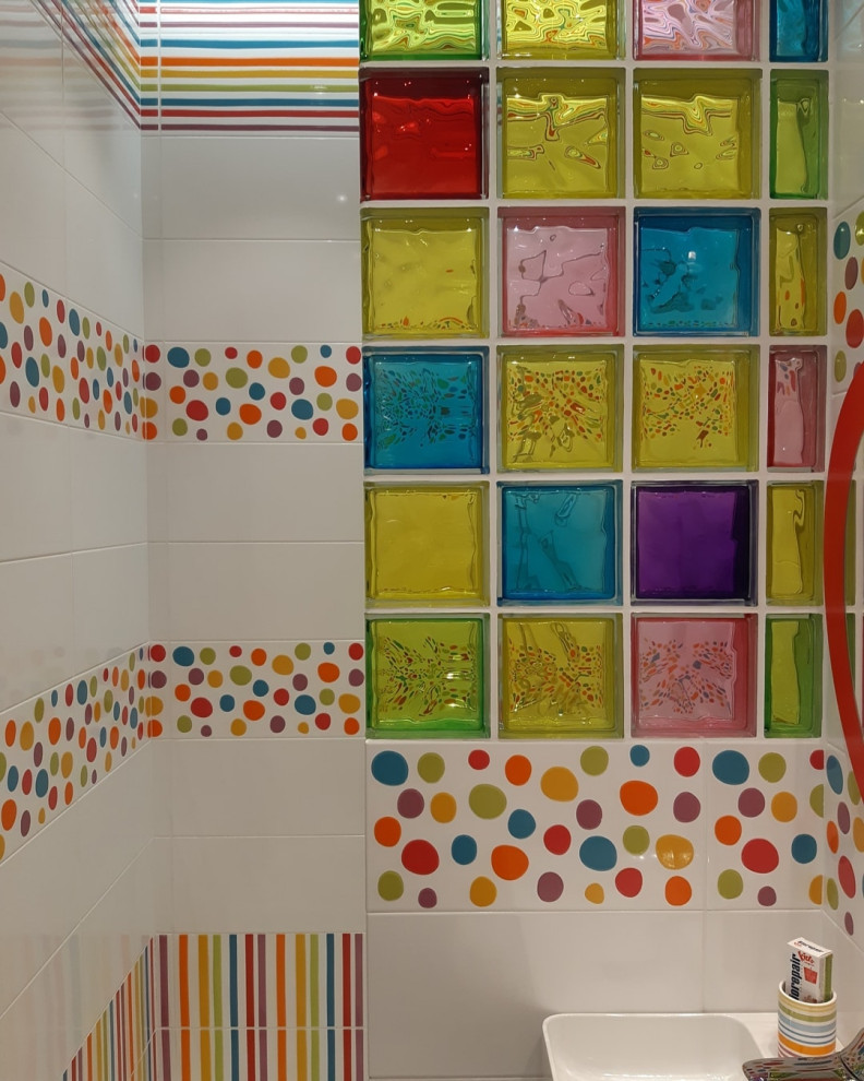 Яркий детский сан. узел