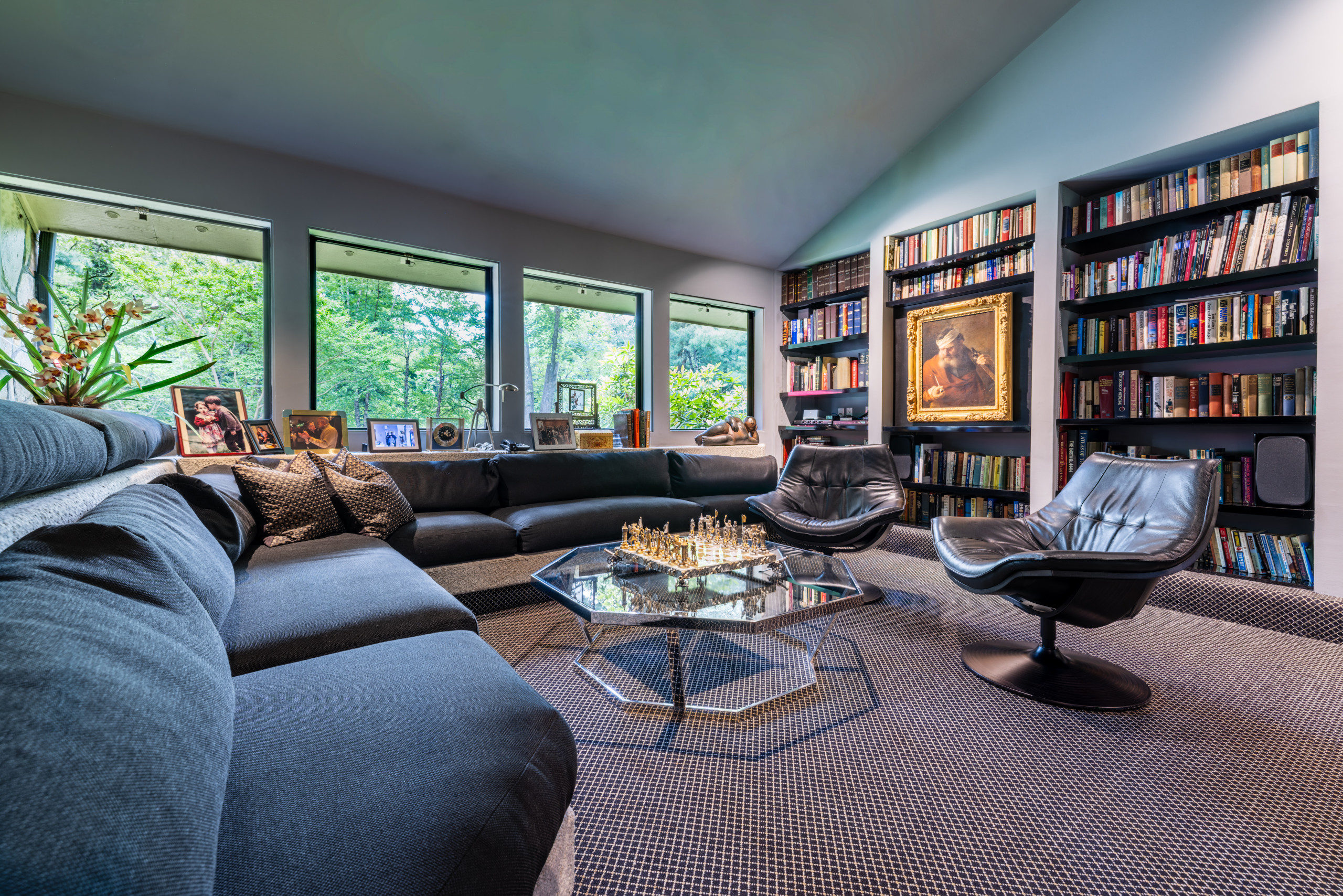 Contemporary Private Home with Extensive Art Collection