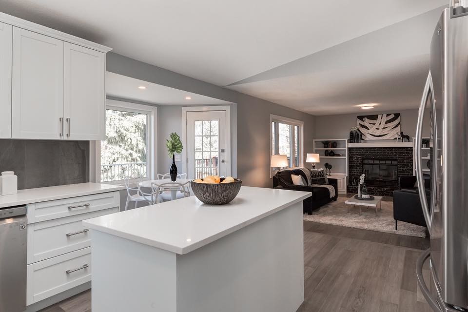 Transitional kitchen photo in Calgary