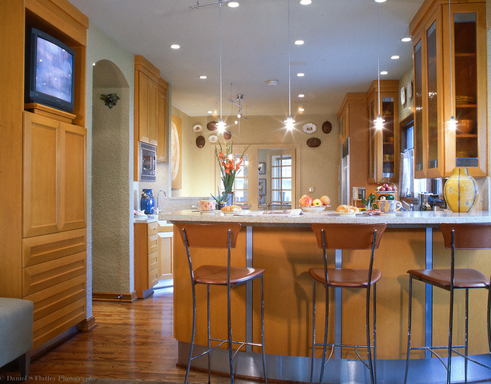Example of a transitional kitchen design in Dallas