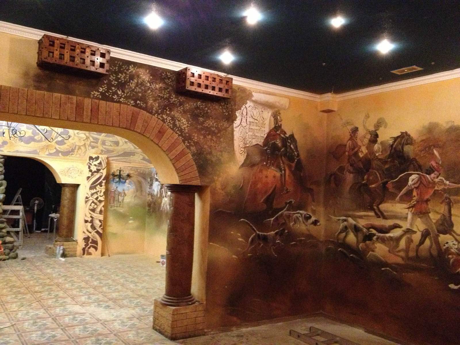 Частный дом. Краснодар. Роспись стен и потолка.