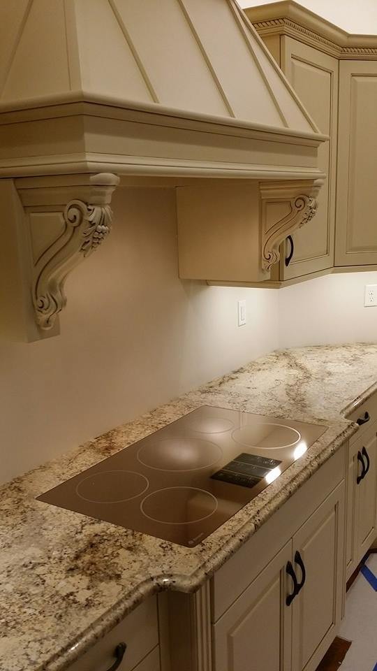 Inspiration for a transitional home design remodel in Chicago