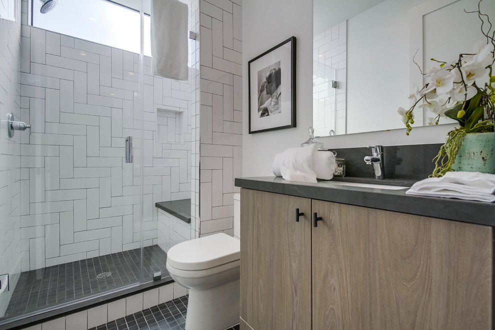 A Modern Home in Venice Modern Bathroom Los Angeles by Thomas