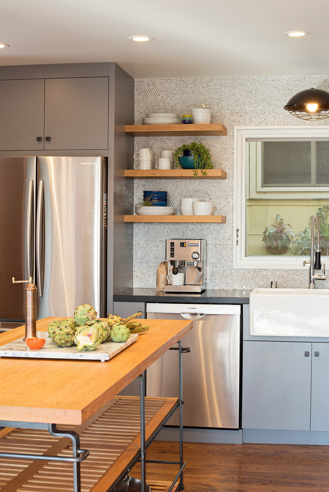Example of an urban kitchen design in San Francisco