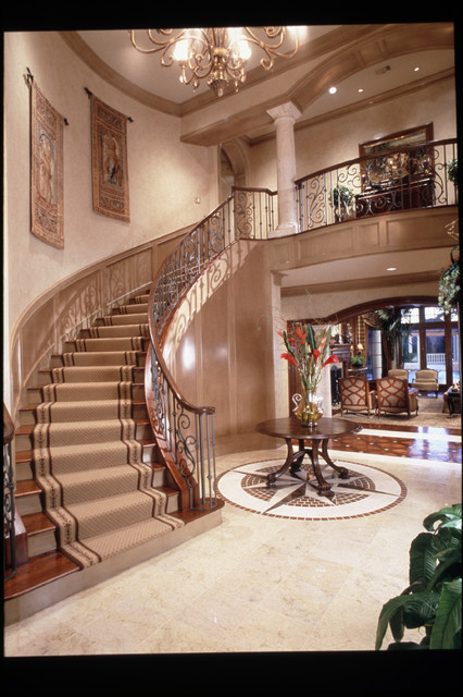 Custom Homes mediterraneo-escalera