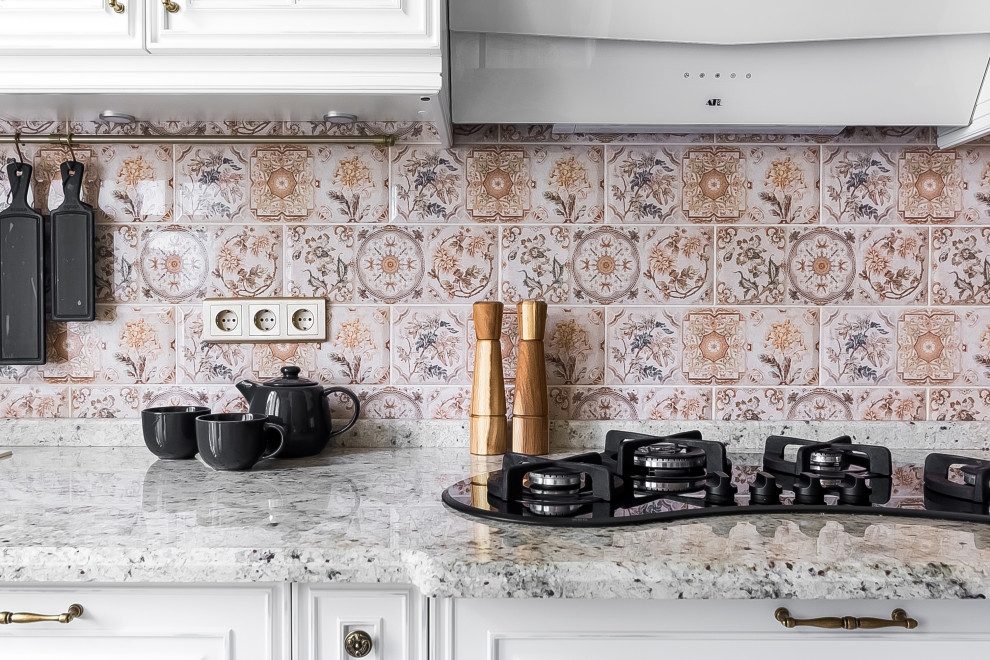 Маленькая кухня в классическом стиле