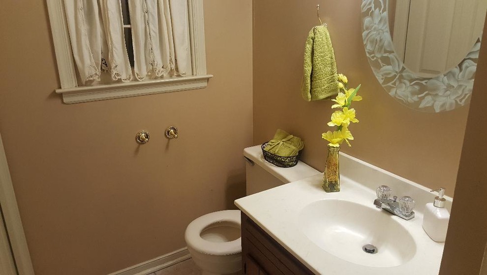 Inspiration for a small bathroom remodel in Richmond