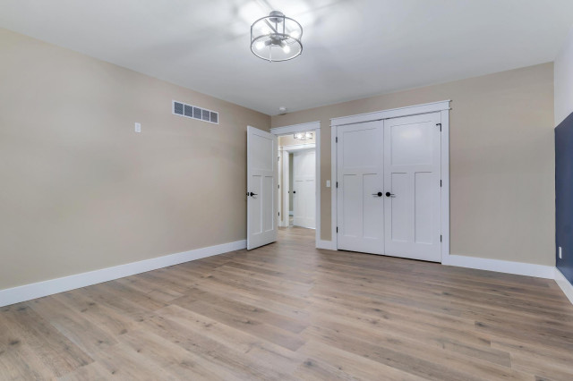 Custom Ranch Home 2,800 square feet classico-camera-da-letto