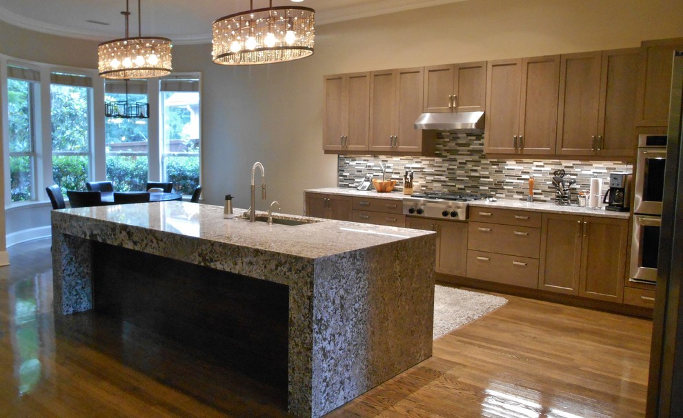 Inspiration for a transitional kitchen remodel in Dallas