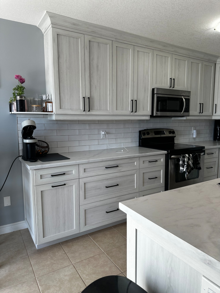 Evans Blvd - Traditional Kitchen Remodel - London, ON