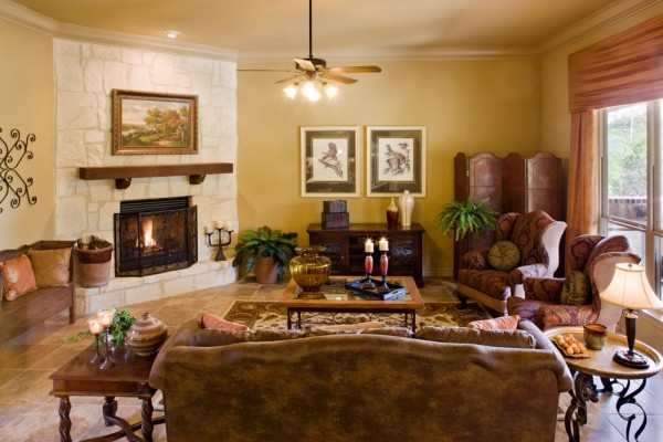 Design ideas for a traditional family room in Austin.