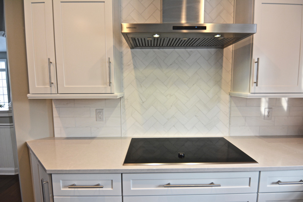 Transitional kitchen photo in Indianapolis