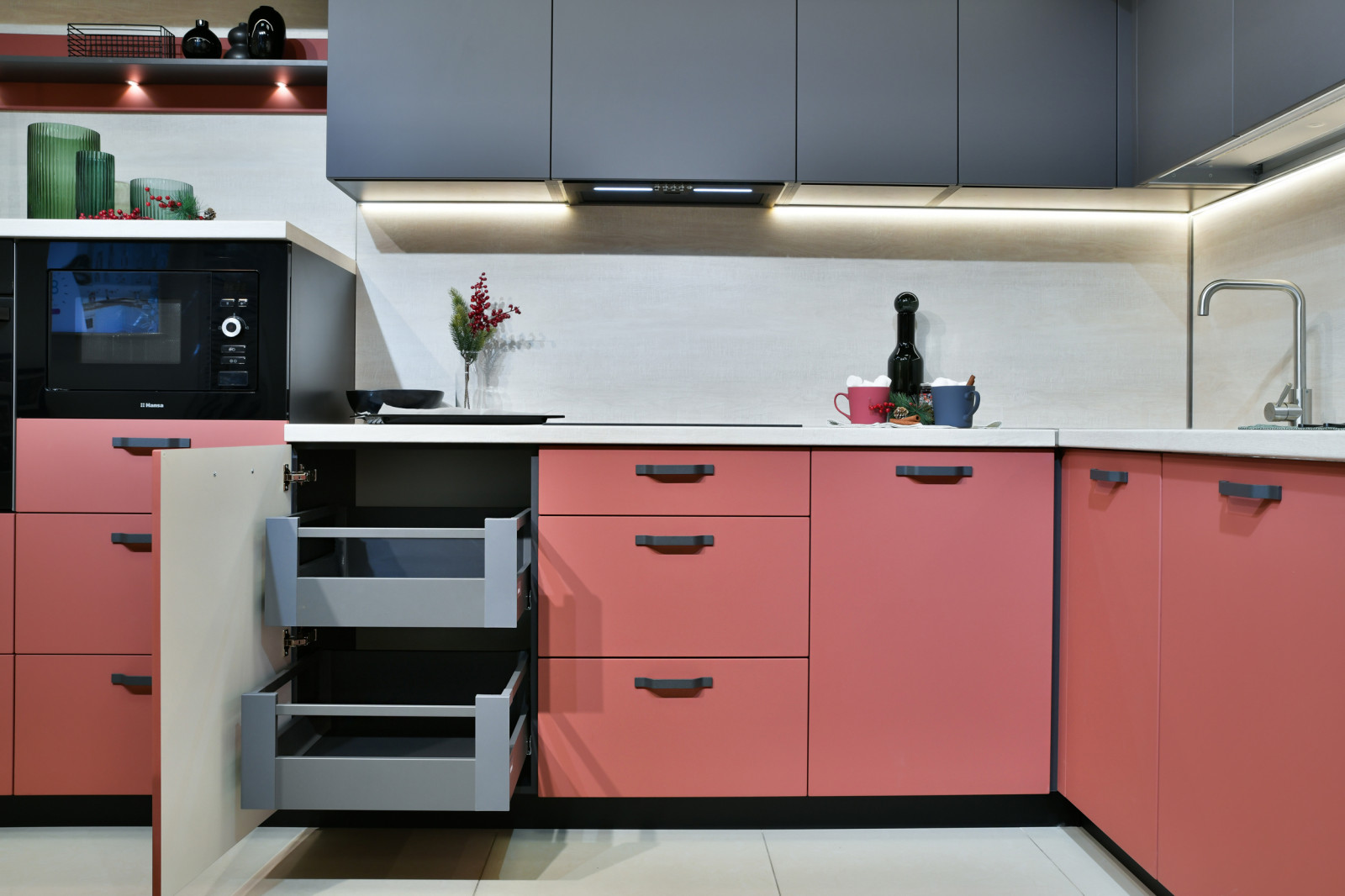 Кухня в треновых оттенках