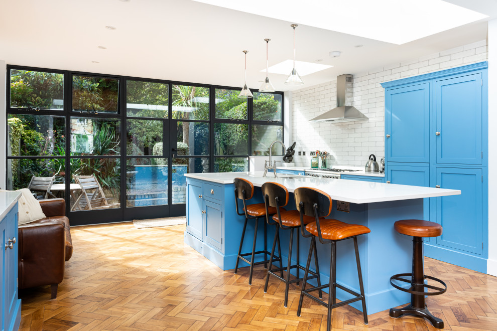 This is an example of a transitional kitchen in London.