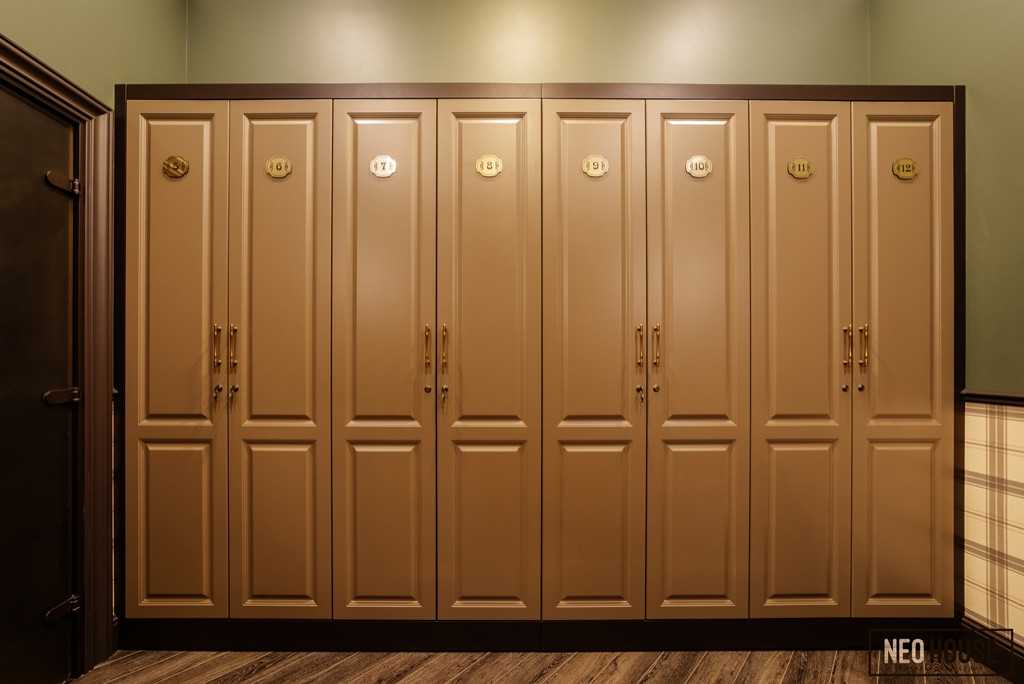 Раздевалка в теннсном клубе